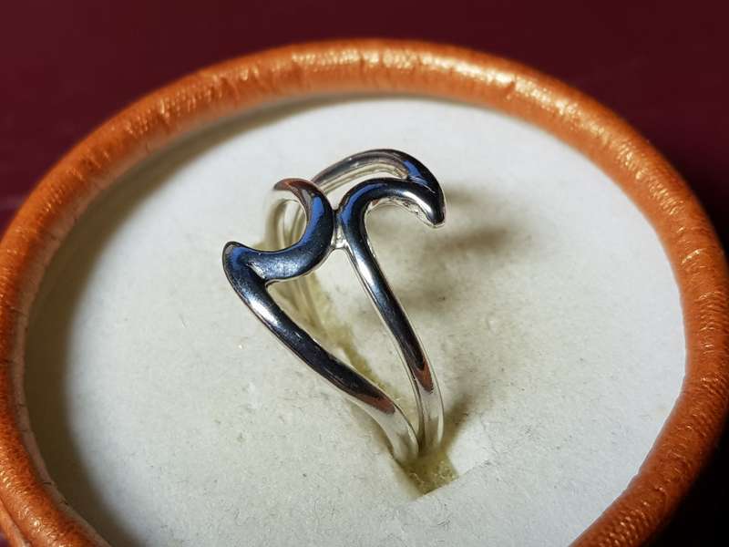 Lovely Genuine Solid Sterling Silver Ring In Excellent Condition - [3,4 g]