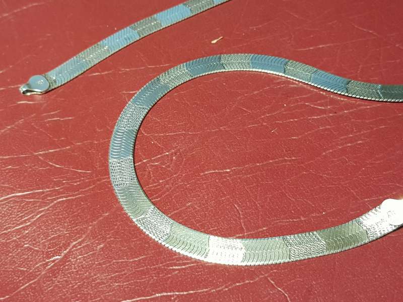 Lovely Solid Sterling Silver Snake Necklace With Italian Clasp In Excellent Condition - [19,5 g]