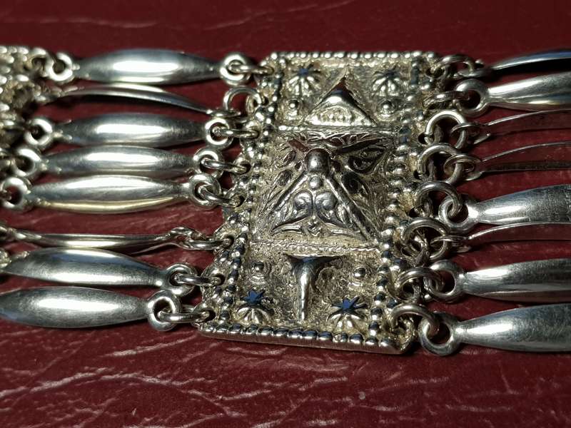 Lovely Unique Genuine Solid Sterling Silver Bracelet in Excellent Condition - [51 g]