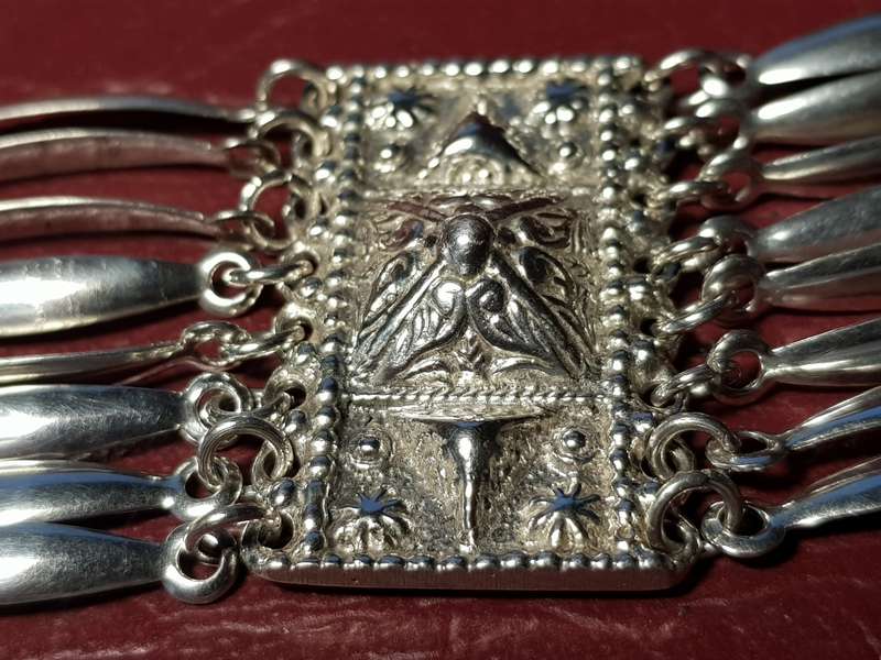 Lovely Unique Genuine Solid Sterling Silver Bracelet in Excellent Condition - [51 g]
