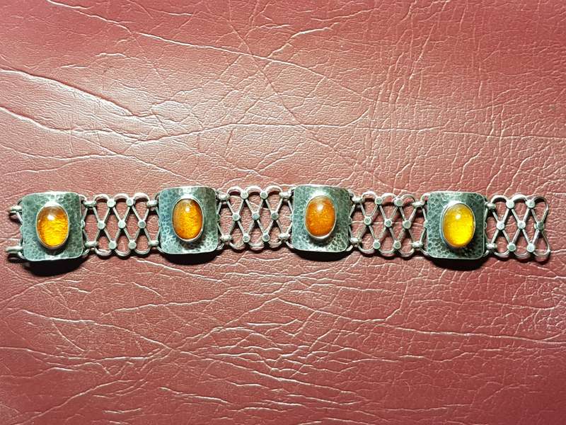 Vintage Handmade Genuine Solid Sterling Silver Bracelet With Amber in Excellent Condition - [40 g]