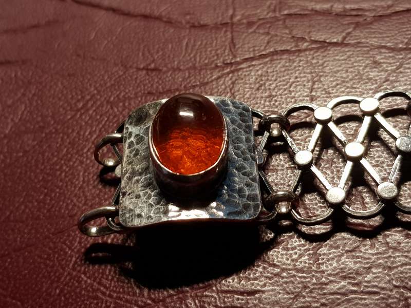Vintage Handmade Genuine Solid Sterling Silver Bracelet With Amber in Excellent Condition - [40 g]