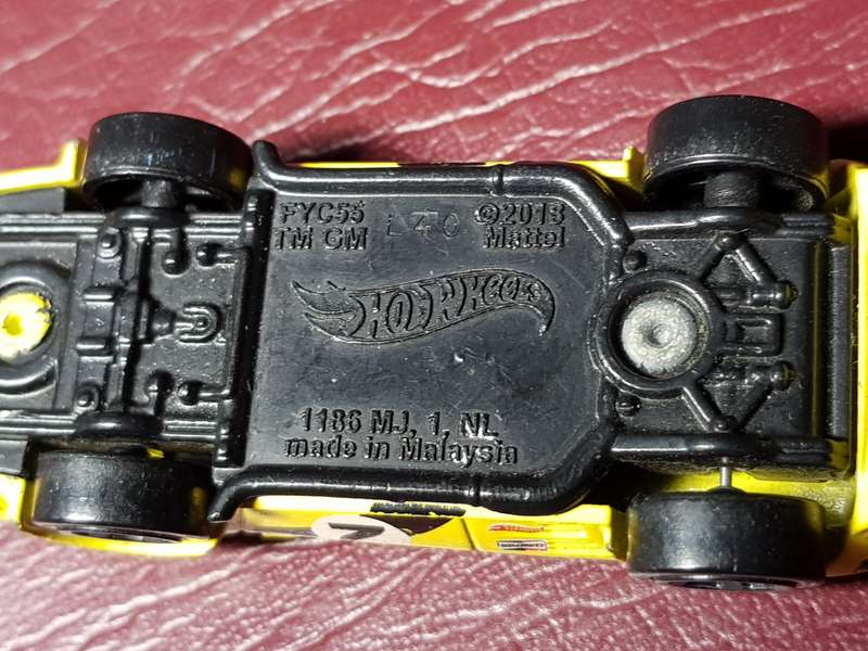 Hotwheels Diecast Model Racing Car - [Length 75 mm]