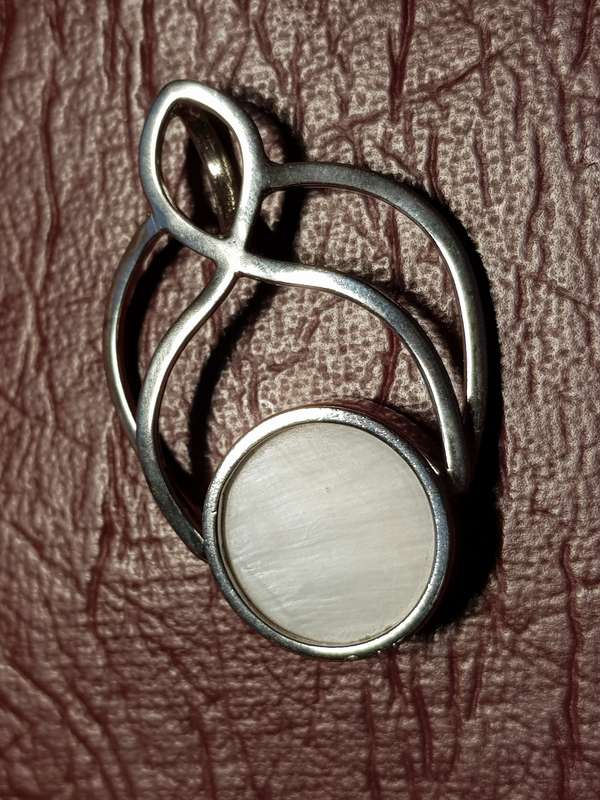 Lovely Genuine Solid Sterling Silver Pendant With Mother Of Pearl - [5 g]