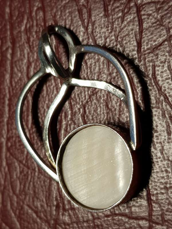 Lovely Genuine Solid Sterling Silver Pendant With Mother Of Pearl - [5 g]