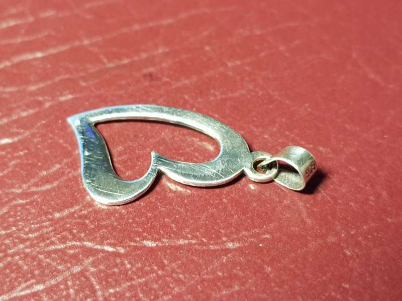 Lovely Genuine Solid Sterling Silver Pendant I Very Good Condition - [Length 25 mm]