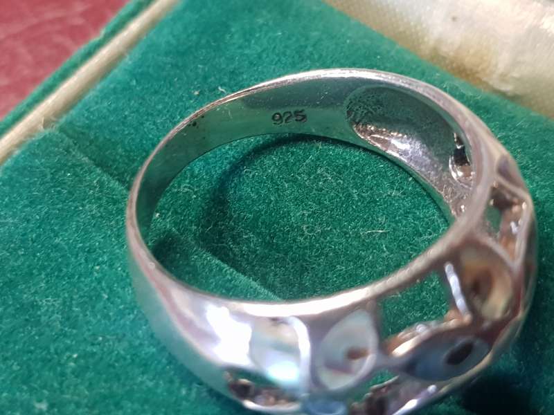 Lovely Genuine Solid Sterling Silver Ring In Good Condition - [4,4 g]*