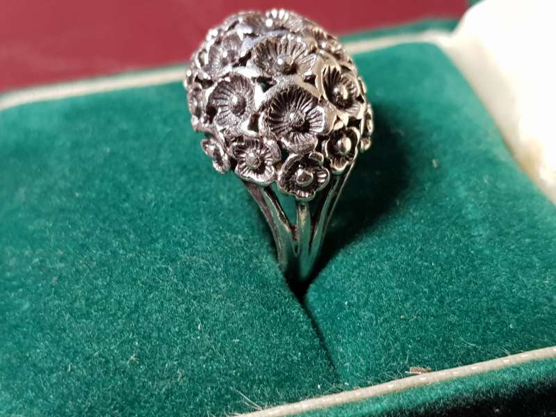 Lovely Vintage Genuine Solid Sterling Silver Ring In Very Good Condition - [4,7 g]