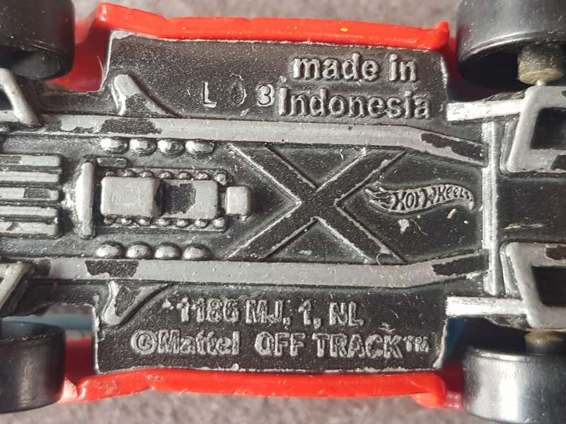 Hotwheels Diecast Off Track Model Racing Car - [Length 72 mm]