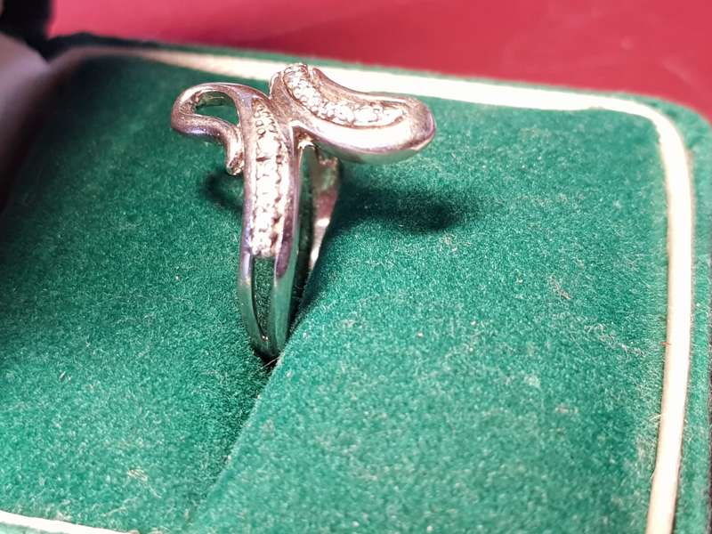 Lovely Genuine Solid Sterling Silver Ring In Very Good Condition - [2,3 g]