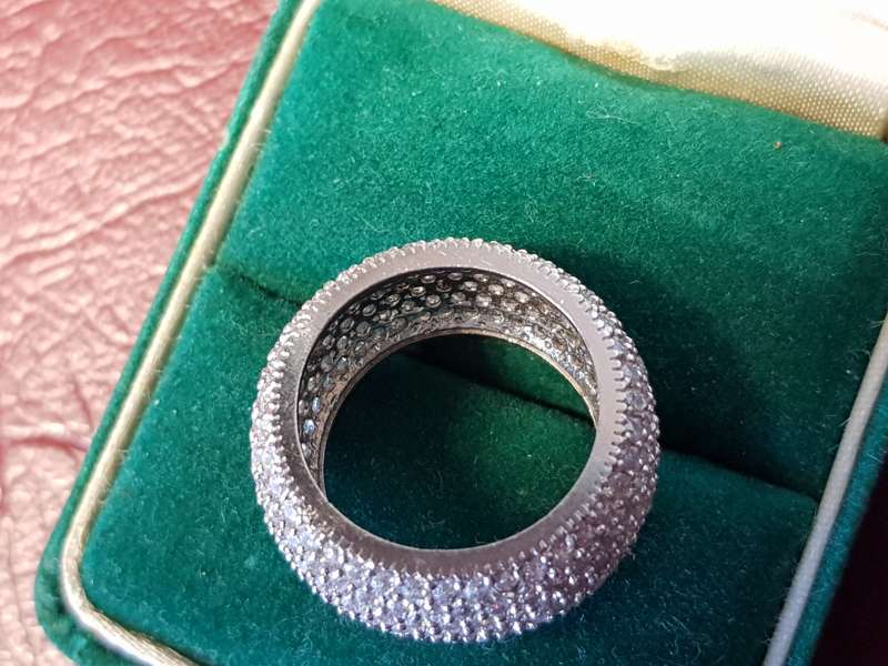 Lovely Genuine Solid Sterling Silver Ring In Excellent Condition - [8,49 g]