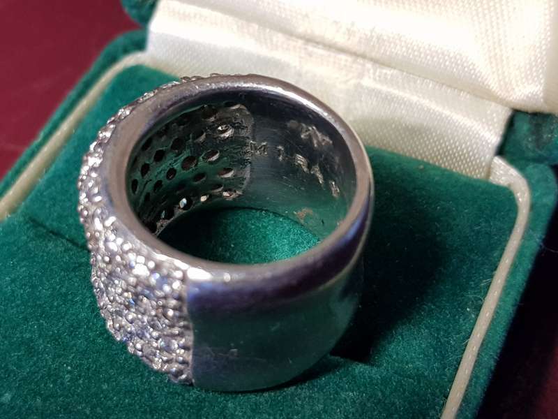 Lovely Heavy Genuine Solid Sterling Silver Ring In Excellent Condition - [18,3 g]