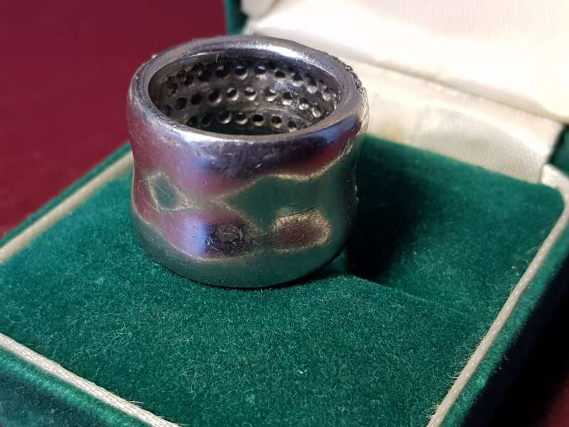 Lovely Heavy Genuine Solid Sterling Silver Ring In Excellent Condition - [18,3 g]