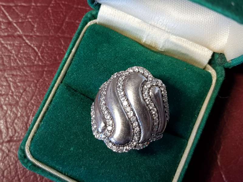 Lovely Genuine Solid Sterling Silver Ring In Excellent Condition - [6,1 g]