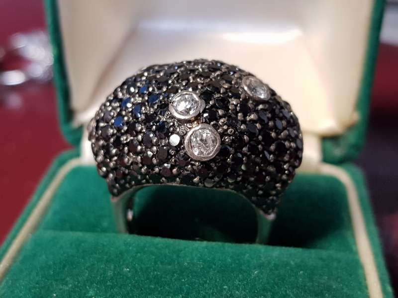 Lovely Genuine Solid Sterling Silver Ring In Perfect Condition - [11,6 g]