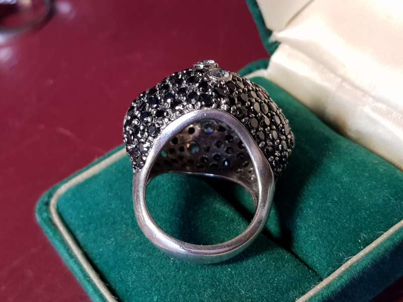 Lovely Genuine Solid Sterling Silver Ring In Perfect Condition - [11,6 g]