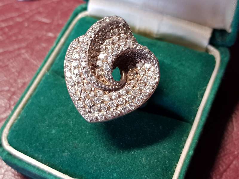 Lovely Genuine Solid Sterling Silver Ring In Excellent Condition - [11,4 g]