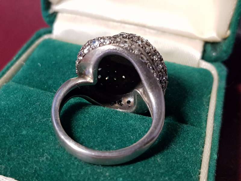Lovely Genuine Solid Sterling Silver Ring In Excellent Condition - [9 g]