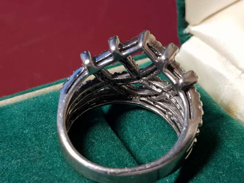 Lovely Genuine Solid Sterling Silver Ring In Excellent Condition - [7,5 g]