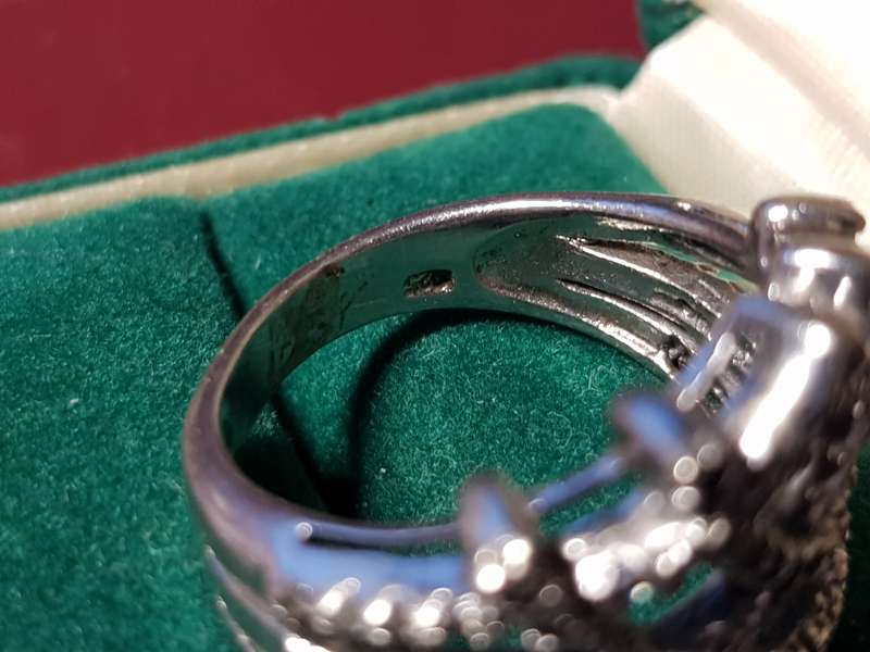 Lovely Genuine Solid Sterling Silver Ring In Excellent Condition - [7,5 g]