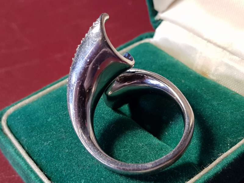 Lovely Genuine Solid Sterling Silver Ring In Perfect Condition - [12 g]