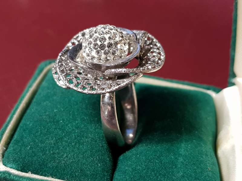 Lovely Genuine Solid Sterling Silver Magie Ring In Perfect Condition - [8,2 g]