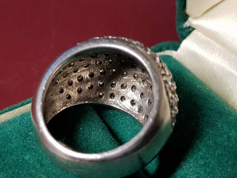 Lovely Genuine Solid Sterling Silver Ring In Perfect Condition - [11 g]