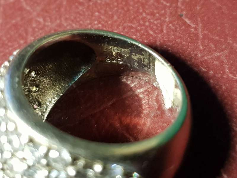 Lovely Genuine Solid Sterling Silver Ring In Perfect Condition - [11 g]