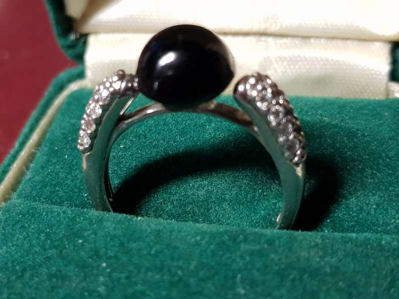 Lovely Genuine Solid Sterling Silver Ring In Perfect Condition - [3,7 g]