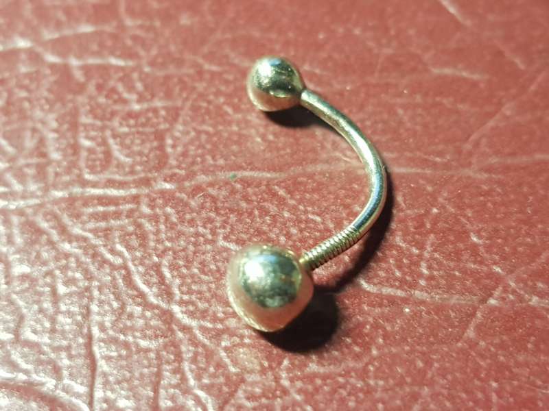 Lovely Genuine Solid Sterling Silver Nose/Lip Stud in Very Good Condition - [1,55 g]