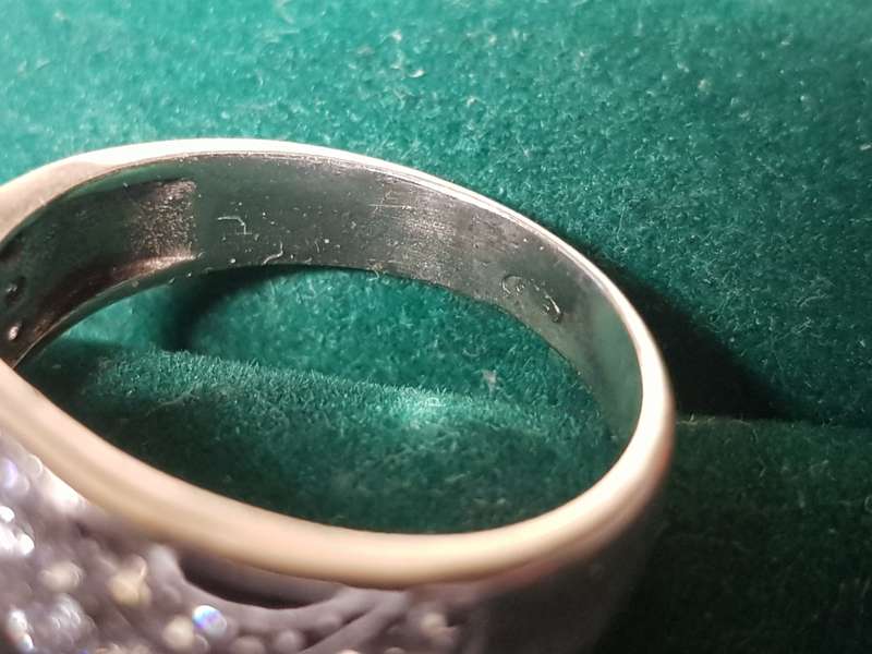 Lovely Genuine Solid Sterling Silver Ring In Excellent Condition - [3,69 g]