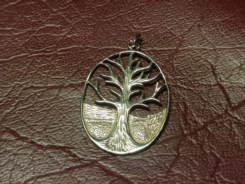 Lovely Genuine Solid Sterling Silver Pendant in Very Good Condition - [2,98 g]