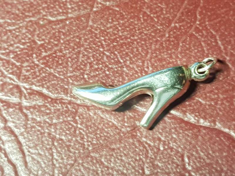 Lovely Genuine Solid Sterling Silver Charm in Very Good Condition - [1,17 g]