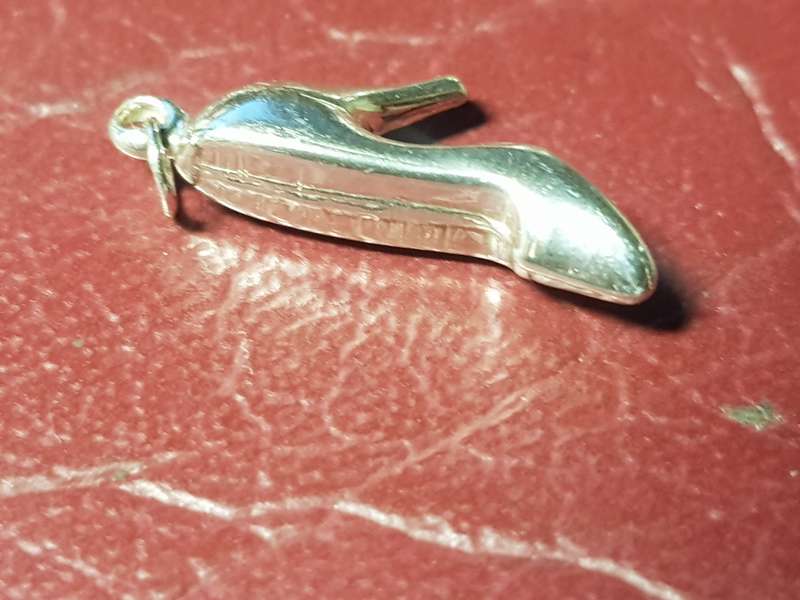 Lovely Genuine Solid Sterling Silver Charm in Very Good Condition - [1,17 g]