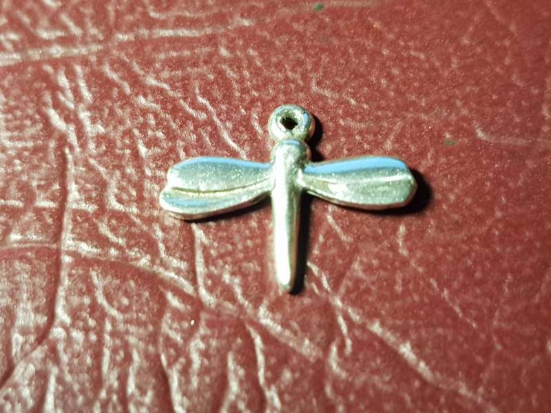Lovely Genuine Solid Sterling Silver Charm In Very Good Condition - [ Length 15 mm  x 10 mm. 0,7 g]