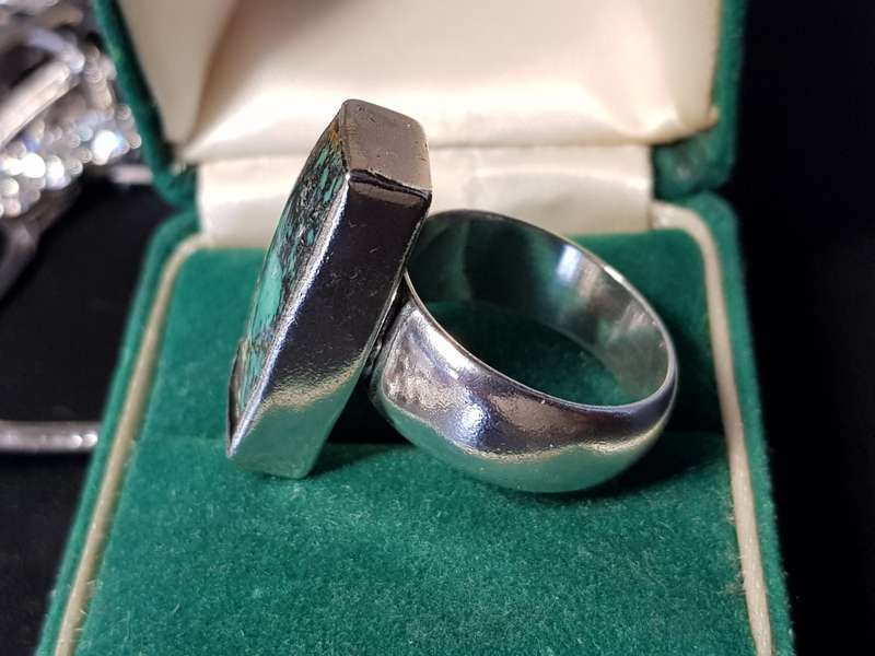 Lovely Genuine Solid Sterling Silver Handmade Ring In Very Good Condition - [11,5 g]
