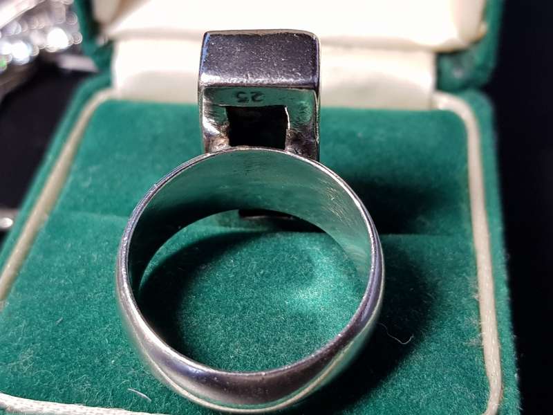 Lovely Genuine Solid Sterling Silver Handmade Ring In Very Good Condition - [11,5 g]