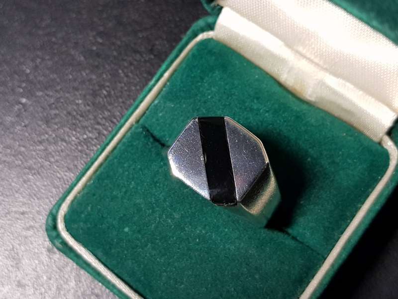 Lovely Genuine Solid Sterling Silver Ring In Very Good Condition - [6,25 g]