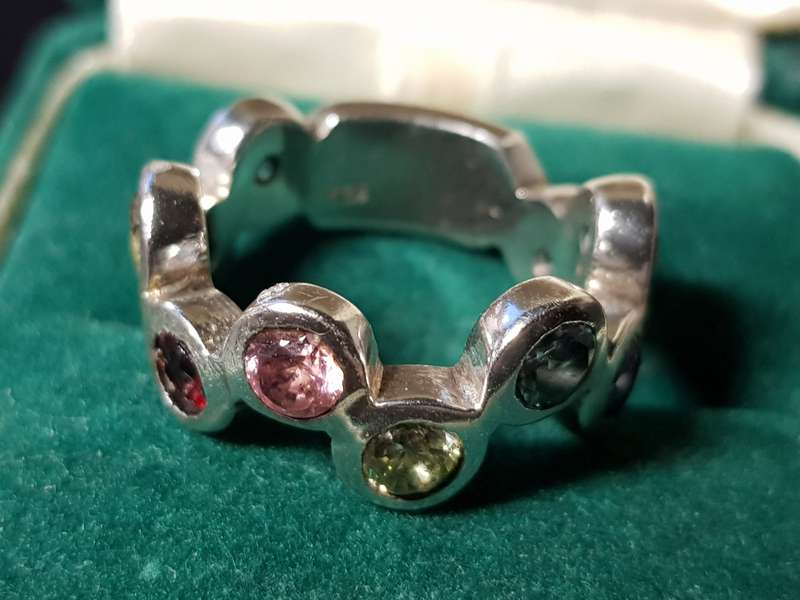 Lovely Genuine Solid Sterling Silver Ring In Very Good Condition - [8 g]