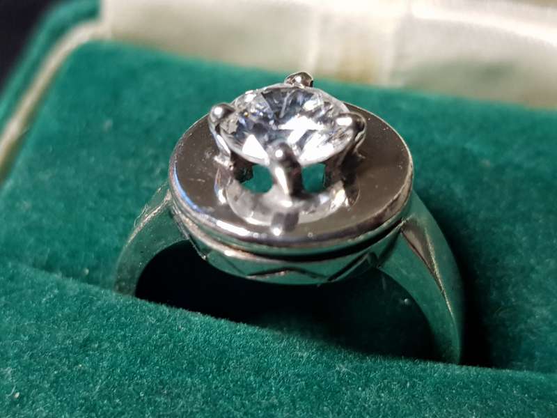 Lovely Genuine Solid Sterling Silver Ring In Excellent Condition - [5,49 g]