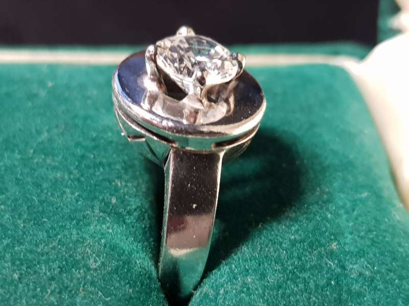 Lovely Genuine Solid Sterling Silver Ring In Excellent Condition - [5,49 g]