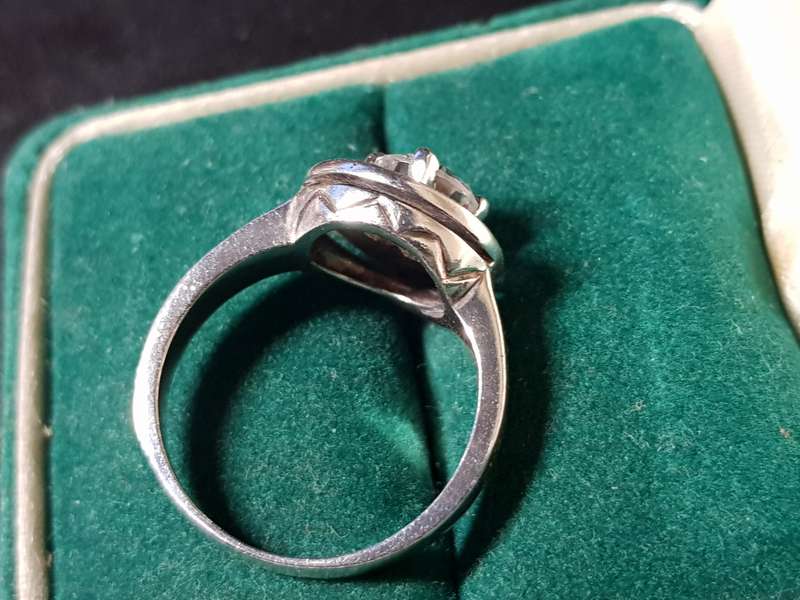 Lovely Genuine Solid Sterling Silver Ring In Excellent Condition - [5,49 g]