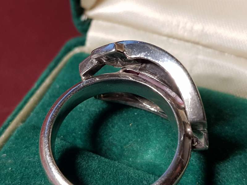 Lovely Genuine Solid Sterling Silver Ring With Gemstone In Excellent Condition - [9.4 g]