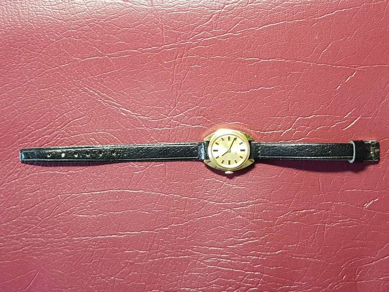 ROAMER LADIES WATCH IN VERY GOOD WORKING CONDITION.*