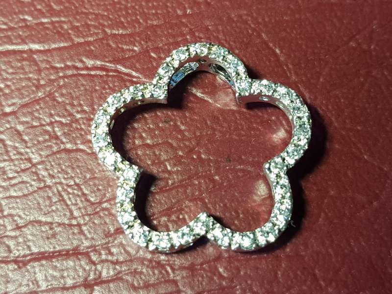 Lovely Genuine Solid Sterling Silver Pendant in Excellent Condition - [3,4 g]