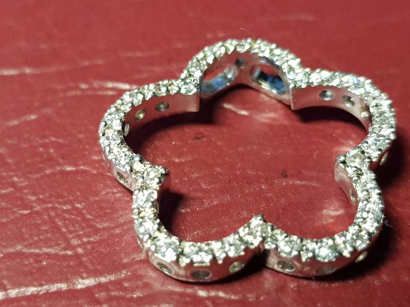 Lovely Genuine Solid Sterling Silver Pendant in Excellent Condition - [3,4 g]