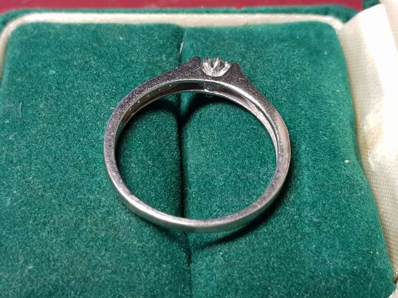 Lovely Genuine Solid Sterling Silver Ring In Excellent Condition - [2,1 g]