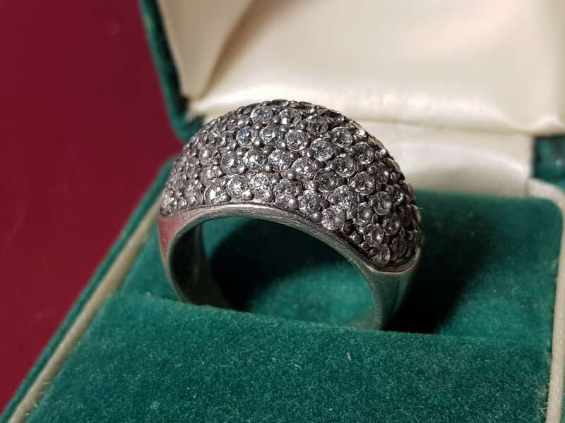 Lovely Genuine Solid Sterling Silver Ring In Excellent Condition - [9 g]