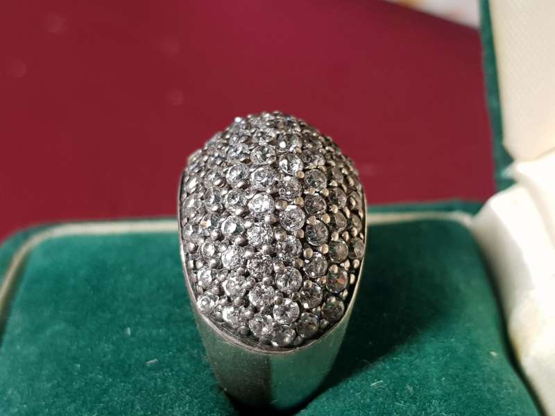 Lovely Genuine Solid Sterling Silver Ring In Excellent Condition - [9 g]