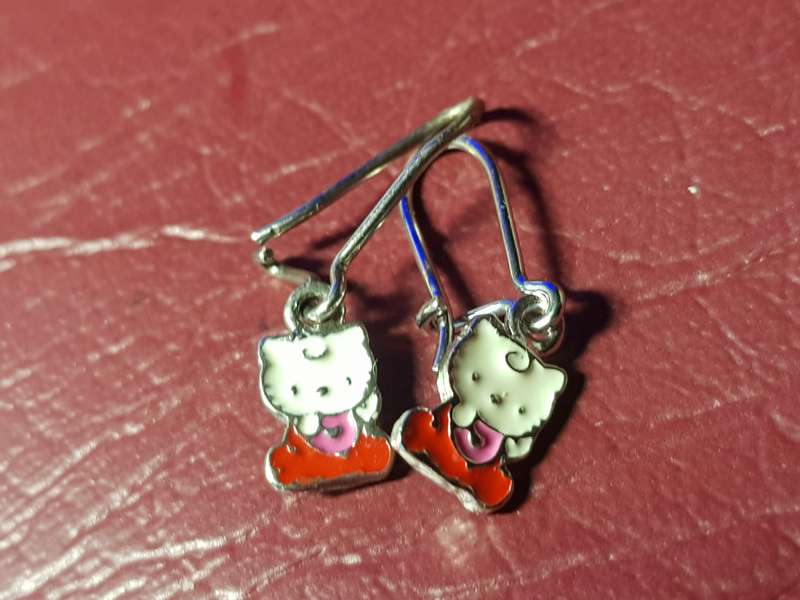 Lovely Genuine Solid Sterling Silver Earrings in Excellent Condition - [1,7 g]